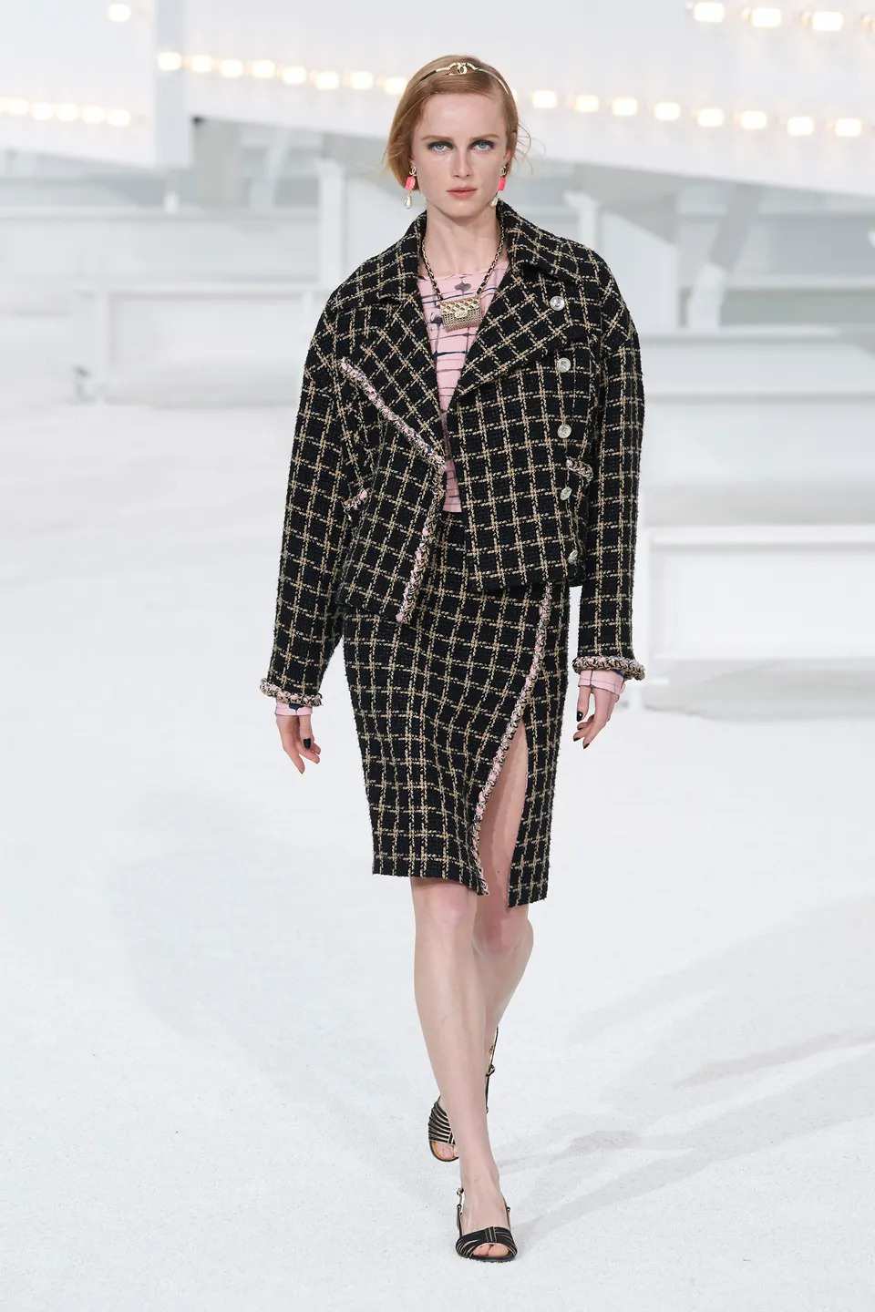 Tổng hợp Vải Tweed Áo Khoác Chanel giá rẻ bán chạy tháng 72023  BeeCost